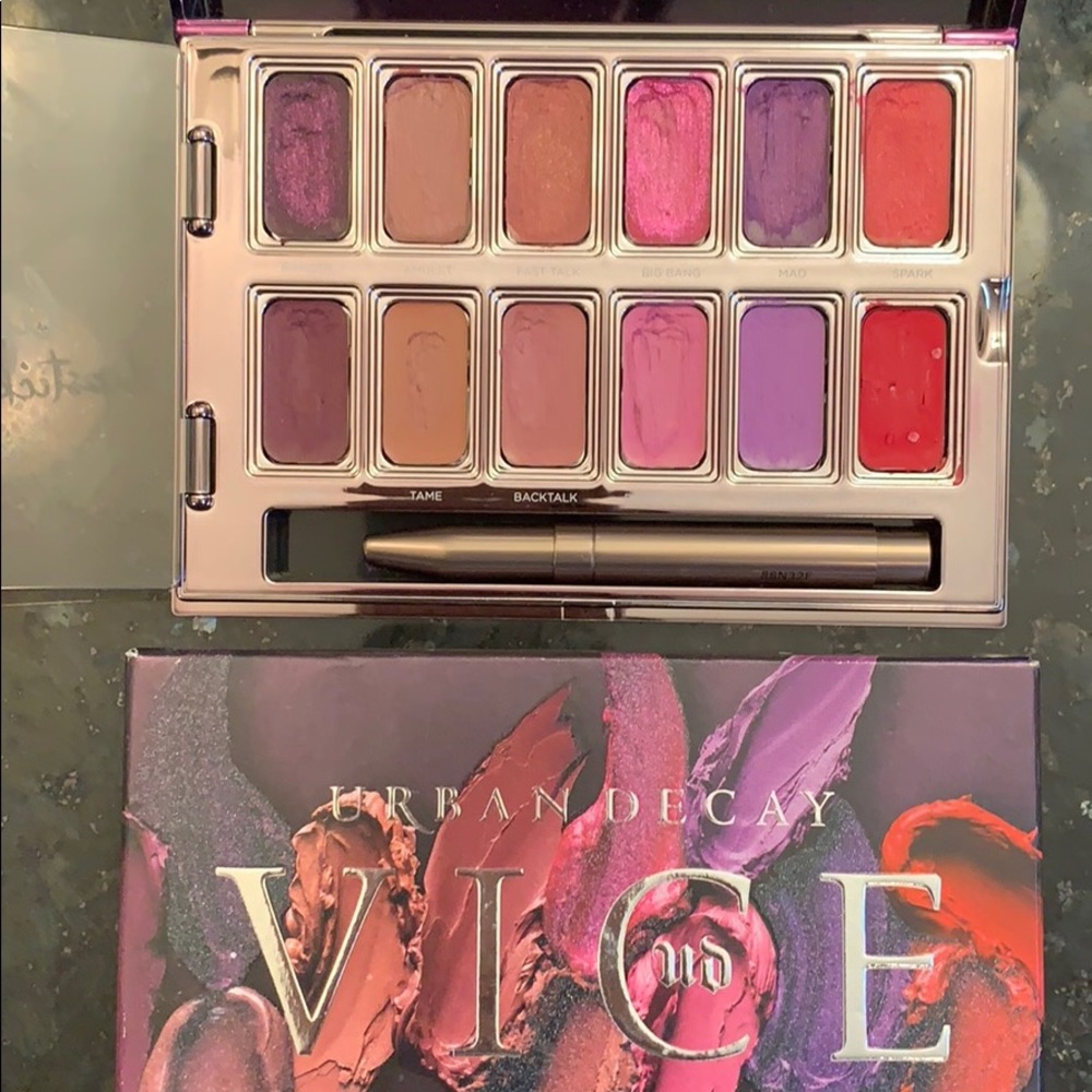 Urban Decay vice lipstick palette